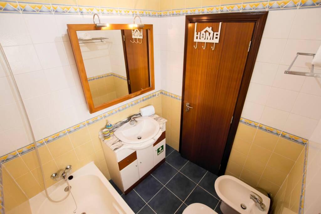 Casa Da Torre Com Garagem Gratuito Lejlighed Aveiro Eksteriør billede